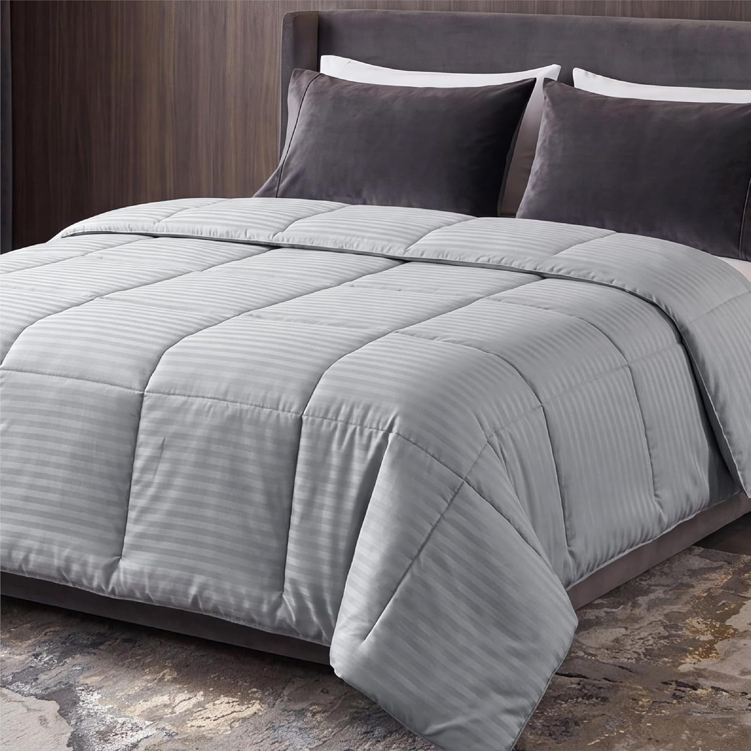 Bedsure Duvet Insert King Size - Lightweight Comforter, Quilted Cooling Duvet Insert, down Alternative Summer Comforter with 8 Tabs, Ultra Soft Blanket, Striped, King, Light Grey, 90X102 Inches